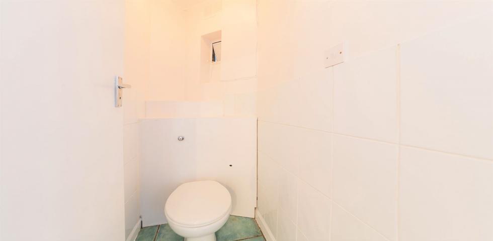 			RECENTLY REDECORATED , 3 Bedroom, 1 bath, 1 reception Flat			 Oman Avenue, WILLESDEN GREEN